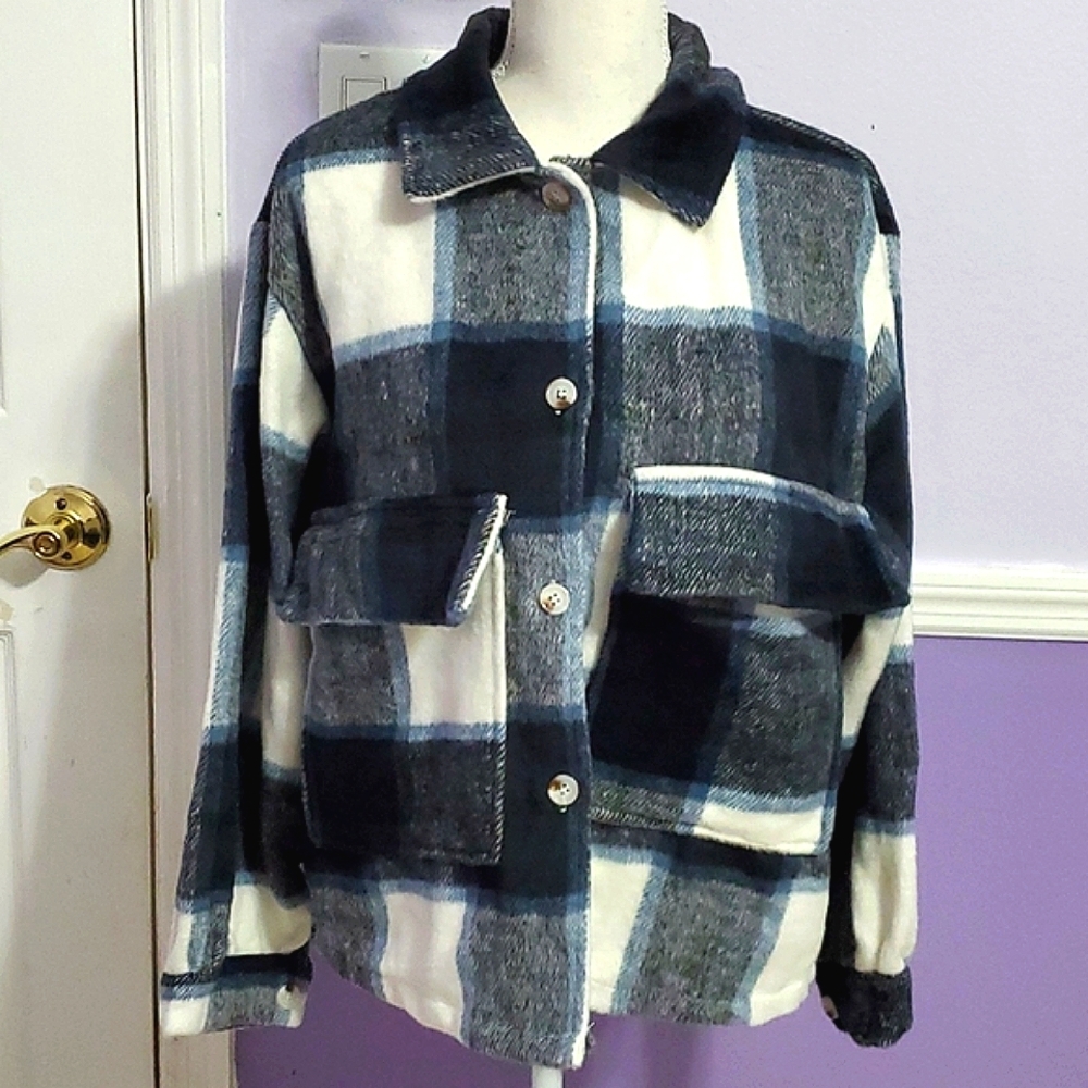 NWOT Love Crazy Navy & White Plaid Chunky Fleece Oversized Jacket Shacket M